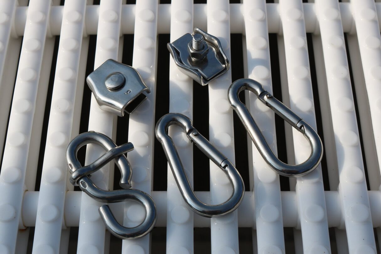 End fittings for custom swimming ropes