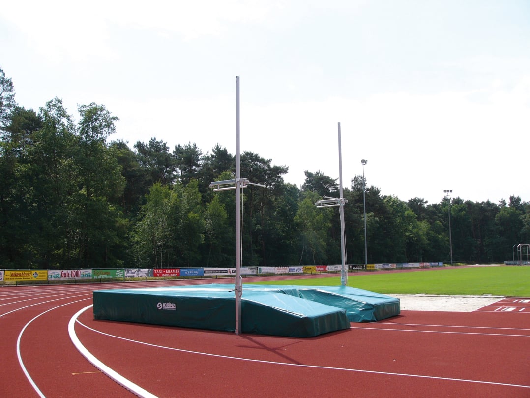 Pole vault stand for competitions