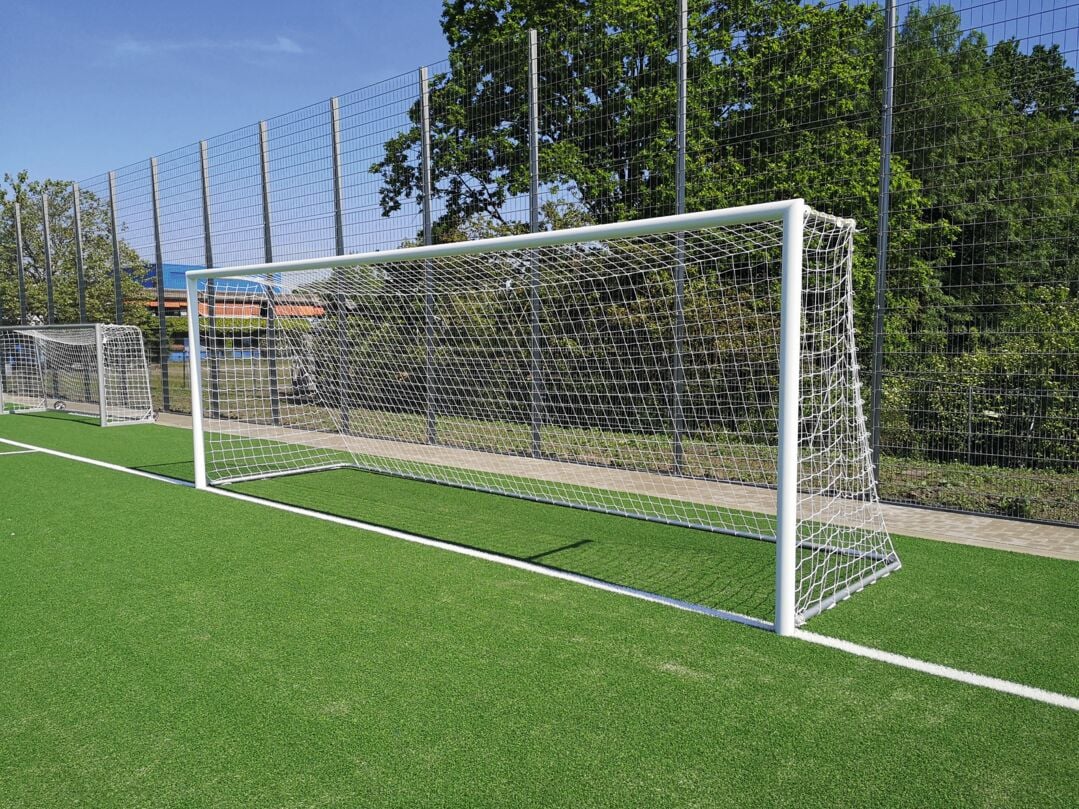 Kübler Sport® Soccer Goal LIGA BASIC with net bar, SimplyFix