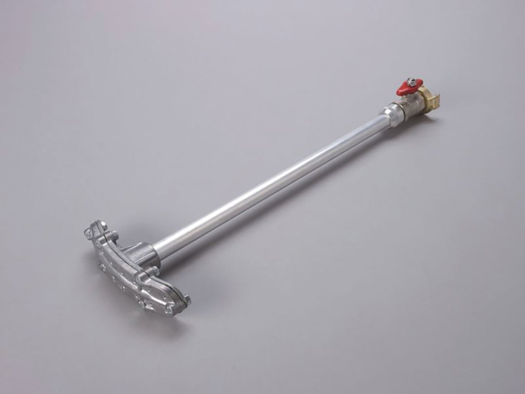 Spray nozzle with shut-off valve