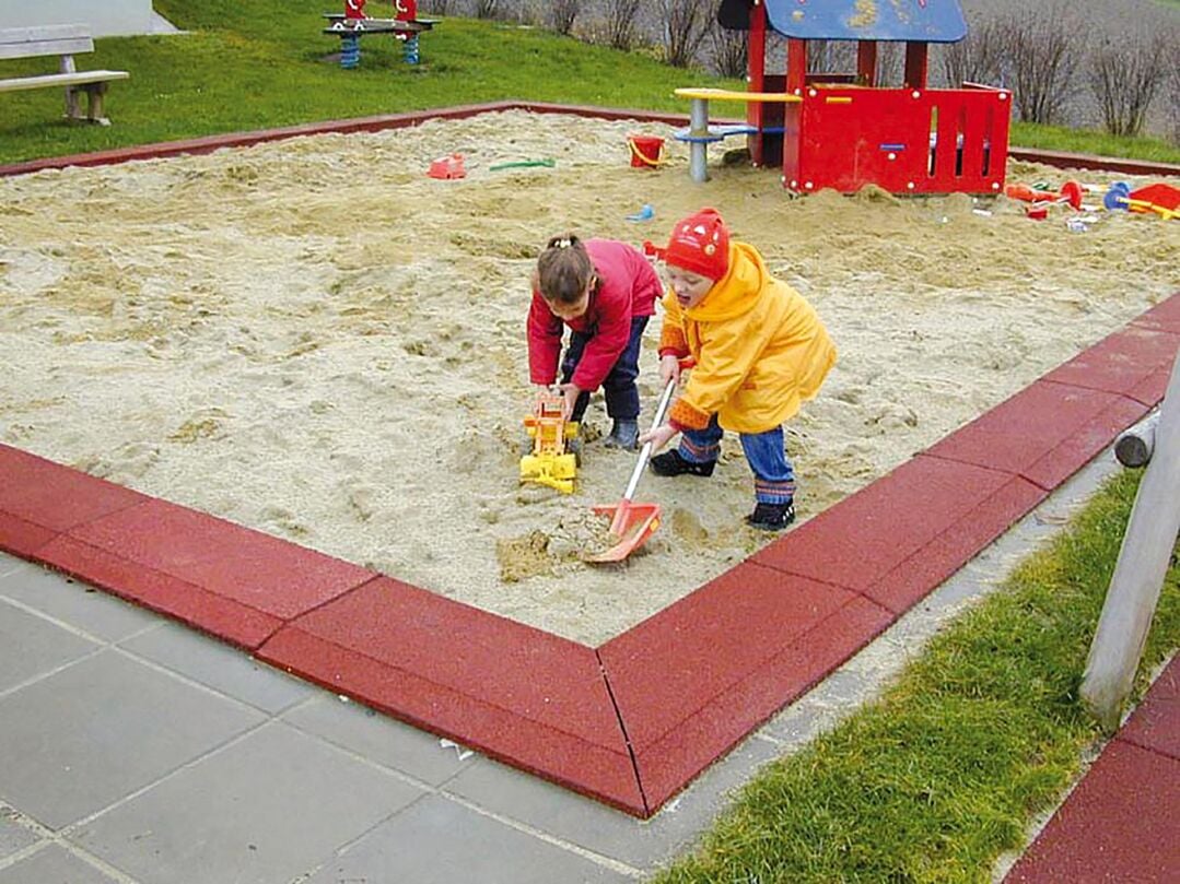 Sandpit border L-shape