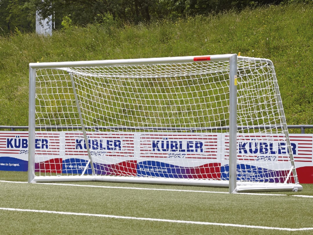 Kübler Sport® Youth Soccer Goal TRAINING STRONG with SimplyFix