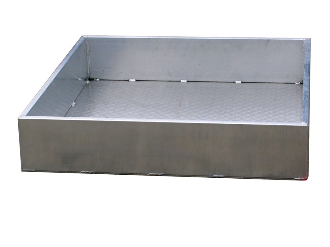 Installation box with sleeve element 120 x 100 mm