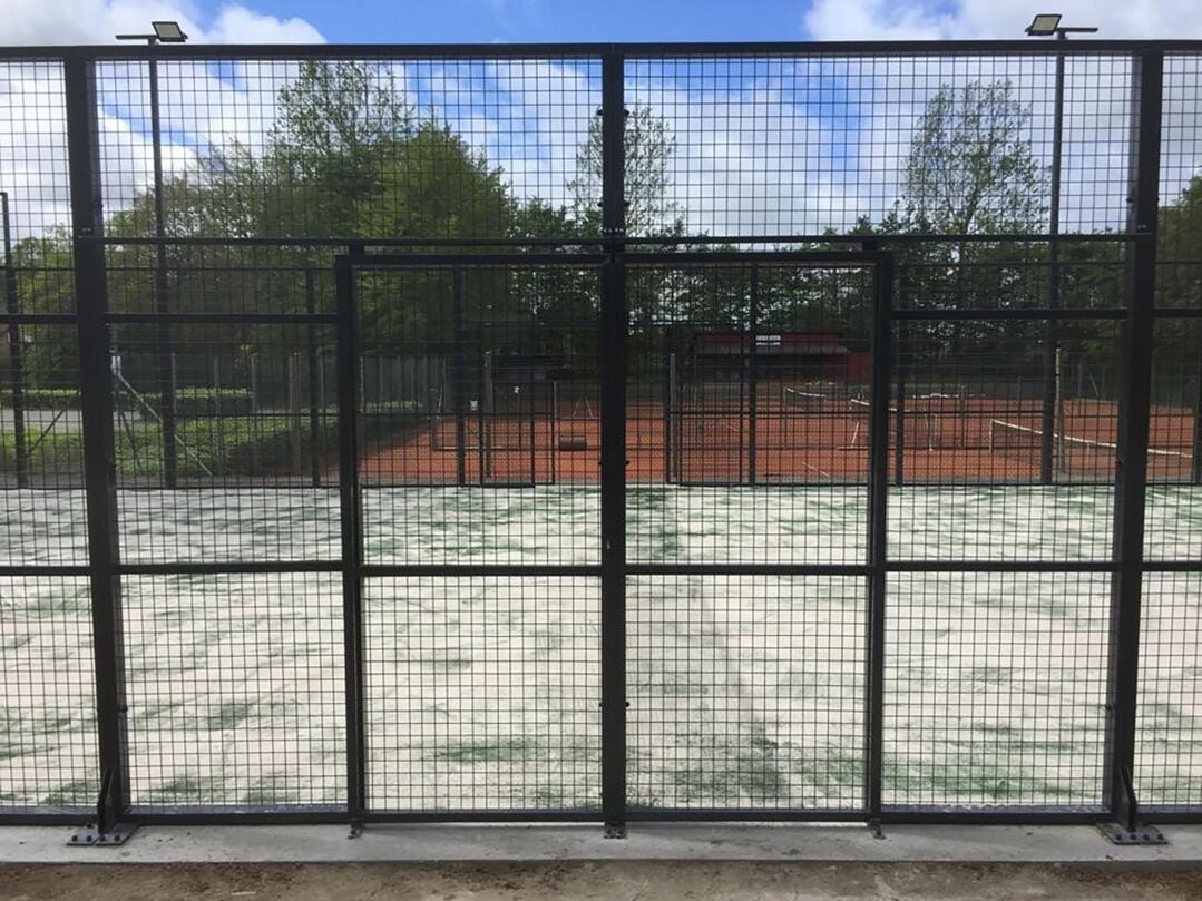 Additional cost for sliding doors Padel Courts