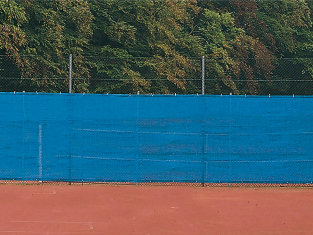 Tennis visor without printed advertising