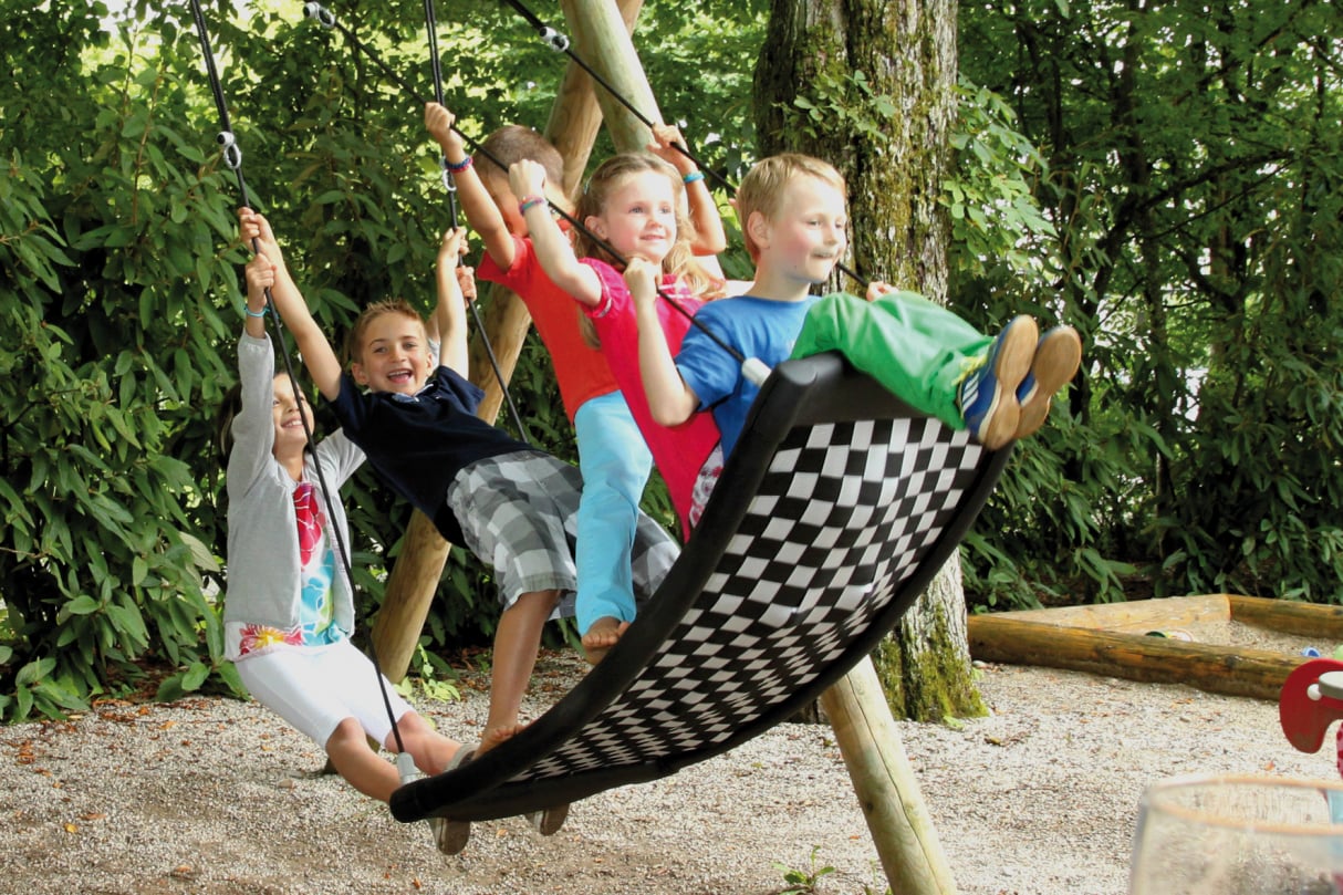 Multi-child swing Challenger