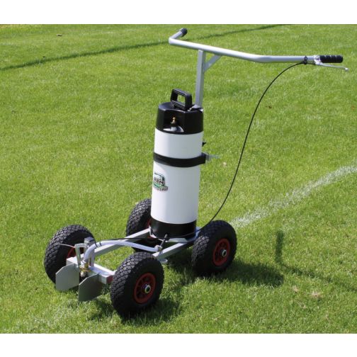 Wet marking cart with 4 tires