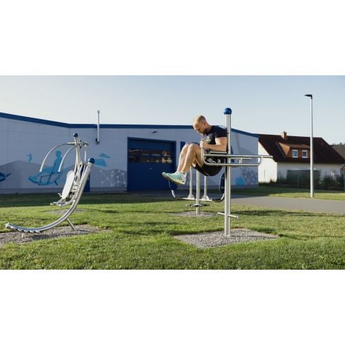 Art Outside® Leg Lift & Dip Station