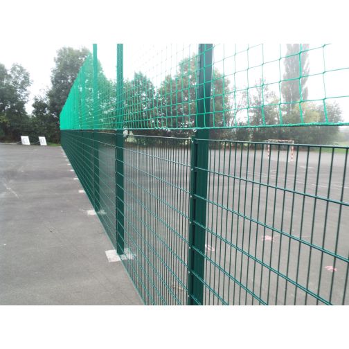 Steel ball catch fence system with wire mesh panels