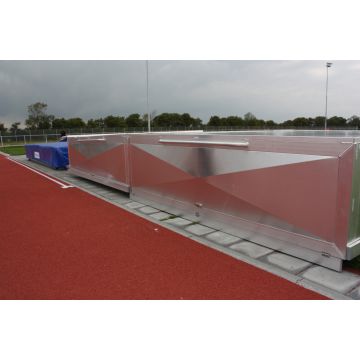 Magnetic mat protection for (pole) vault covers