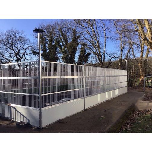 Soccer Court ARENA PRO PLUS: Perimeter with aluminum grid construction