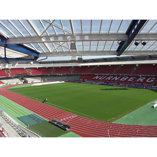 Outdoor field markings for marking 250-500 meters.