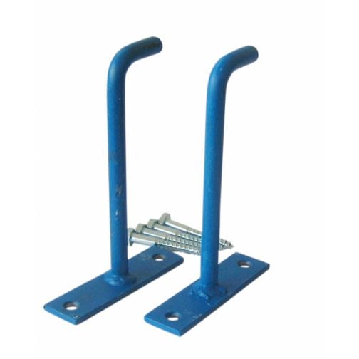 Wall bracket with reinforcement