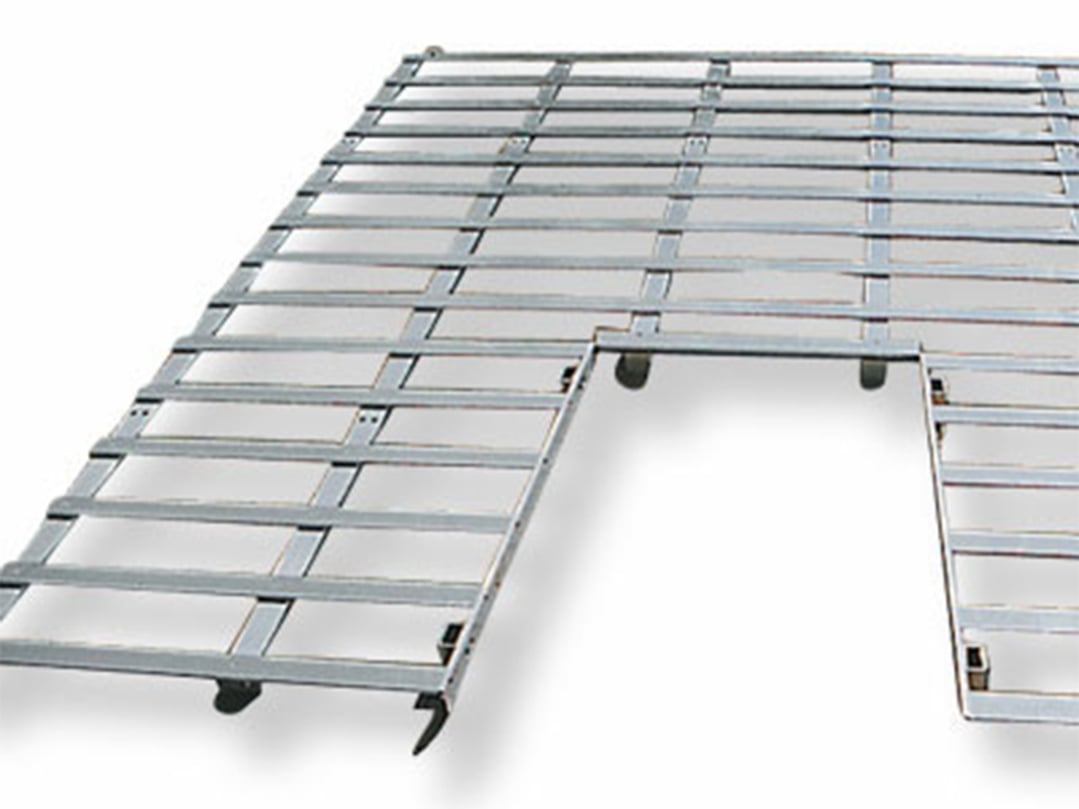 Slatted frame for pole vault mats, made of aluminum.