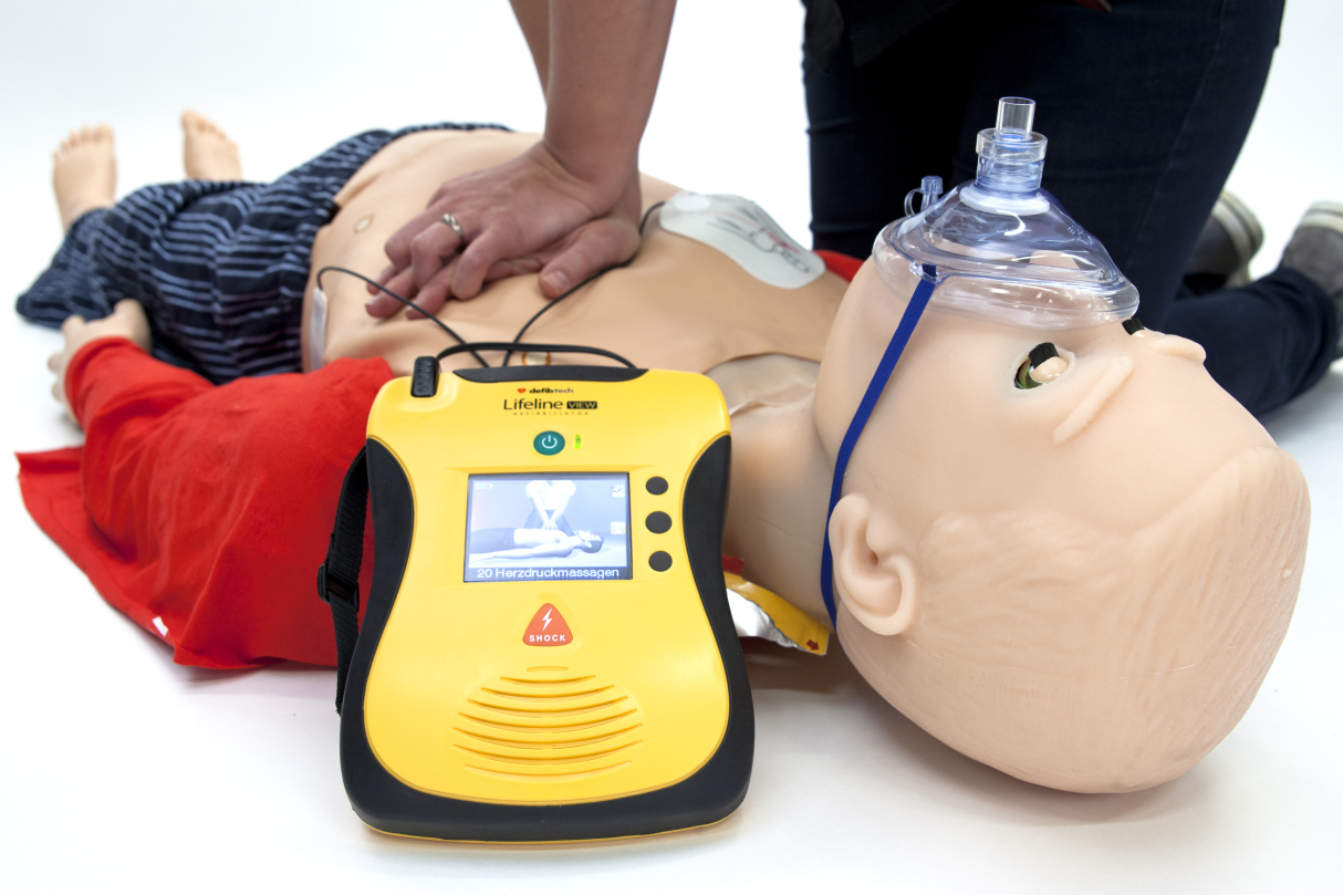 Defibrillator instruction in accordance with Medical Device Act (MPG)