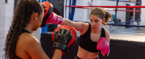 Pratzen fürs Kickboxen online kaufen im Kübler Sport Onlineshop Pratzen fürs Kickboxen für Training, Sparring und Kampfsportübungen im Einsatz