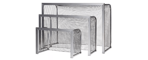 BLUE GOAL online kaufen für Sportvereine im Kübler Sport Onlineshop Fußballtor aus Aluminium mit Netz auf einem Vereins-Sportplatz zur flexiblen Nutzung